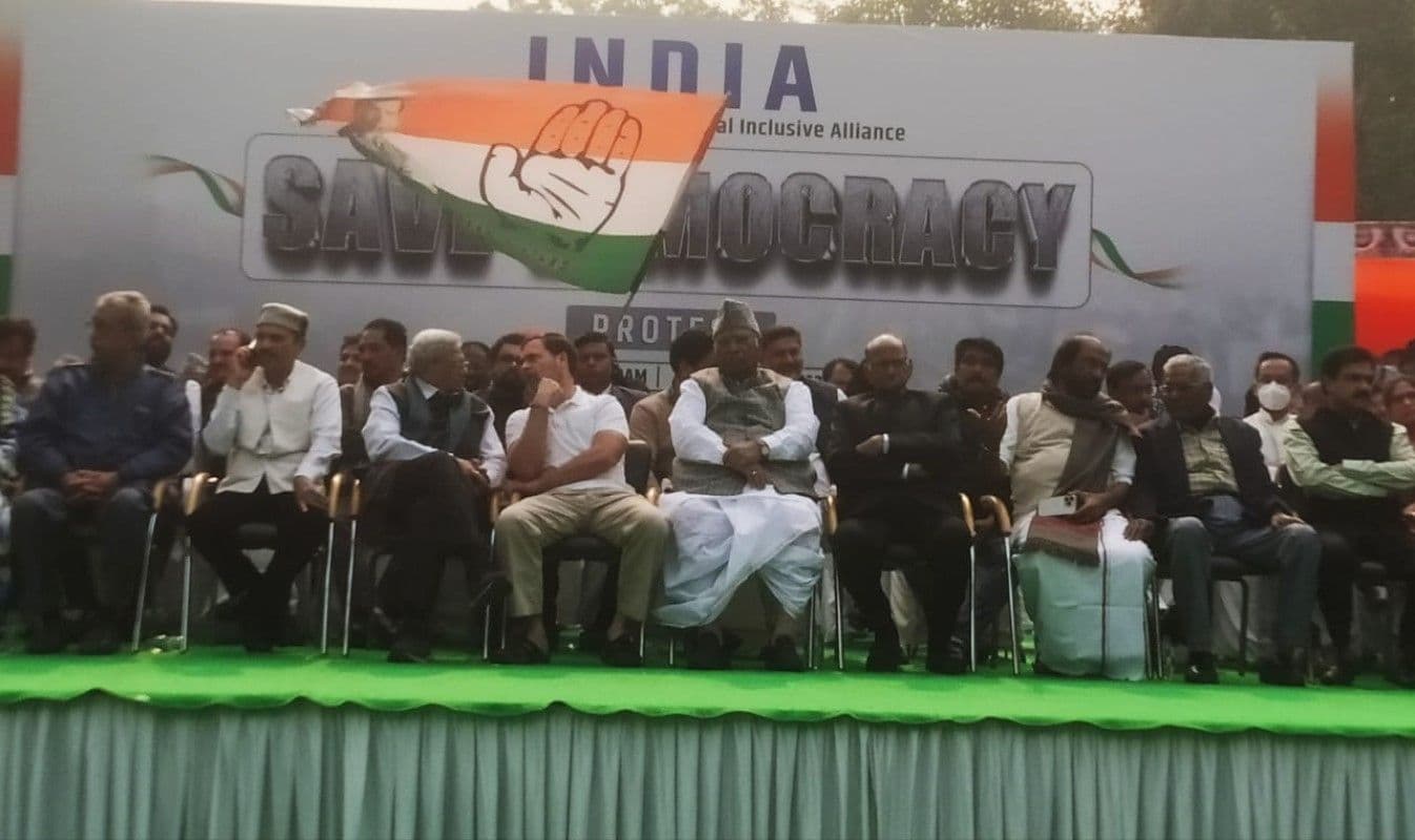 I.N.D.I.A&nbsp; का प्रदर्शनः सभी दलों के बड़े नेता जंतर मंतर पर दिखे, राज्यों में भी प्रदर्शन