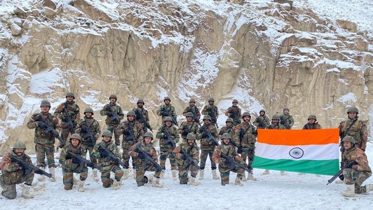 गलवान में ऐसा क्या हुआ कि जनरल नरवणे से जुड़े राहुल के दावे पर बीजेपी बौखलाई?