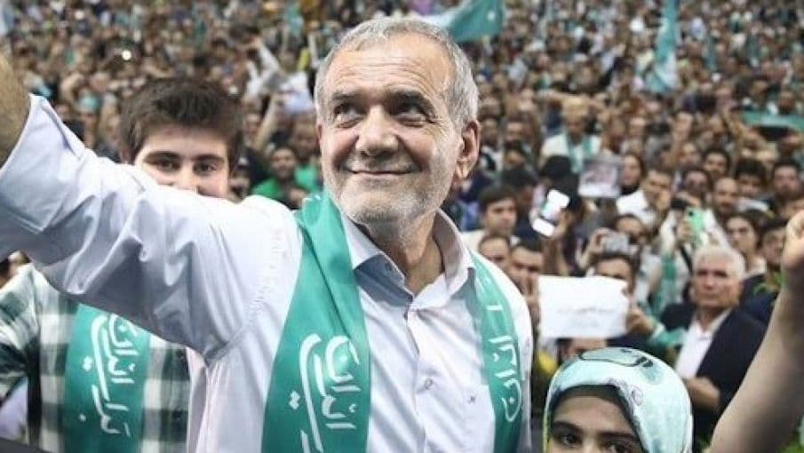 Live ईरान के राष्ट्रपति का ट्रंप को जवाब- कभी सरेंडर नहीं करेंगे, खाड़ी देशों से माफी मांगी