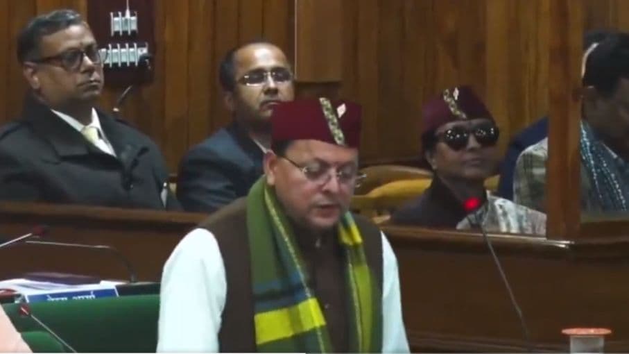 उत्तराखंड में युवकों का आंदोलन फैलाः सीएम ने कहा- नकल जिहाद, छात्रों ने कहा- पेपर चोर गद्दी छोड़