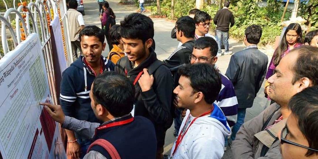 NEET 2026 Paper Leak: हाथ से लिखे गए 'गेस पेपर' के 140 सवाल असली परीक्षा में हूबहू