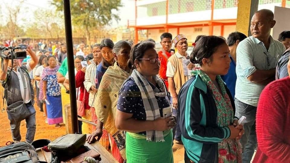 Live बंगाल में पहले चरण और तमिलनाडु में वोटिंग शुरू होने वाली है