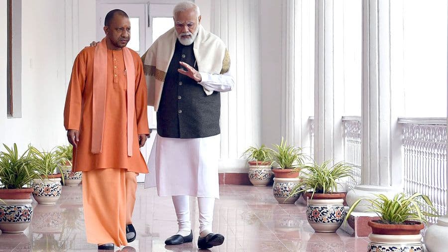 मोदी के बाद कौन? अमित शाह, योगी या फडणवीस- दिल्ली के सत्ता गलियारों में क्या पक रहा है?