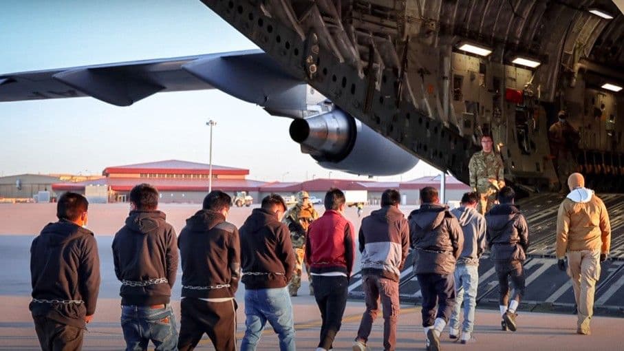 2025 में सबसे ज्यादा भारतीयों को सऊदी अरब ने डिपोर्ट किया, अमेरिका नहीं: रिपोर्ट