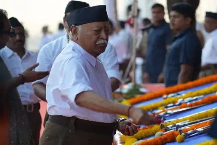 शस्त्र पूजन के बाद RSS प्रमुख मोहन भागवत बोले- 'भारत में सत्ता परिवर्तन (रिजीम चेंज) नहीं होगा'