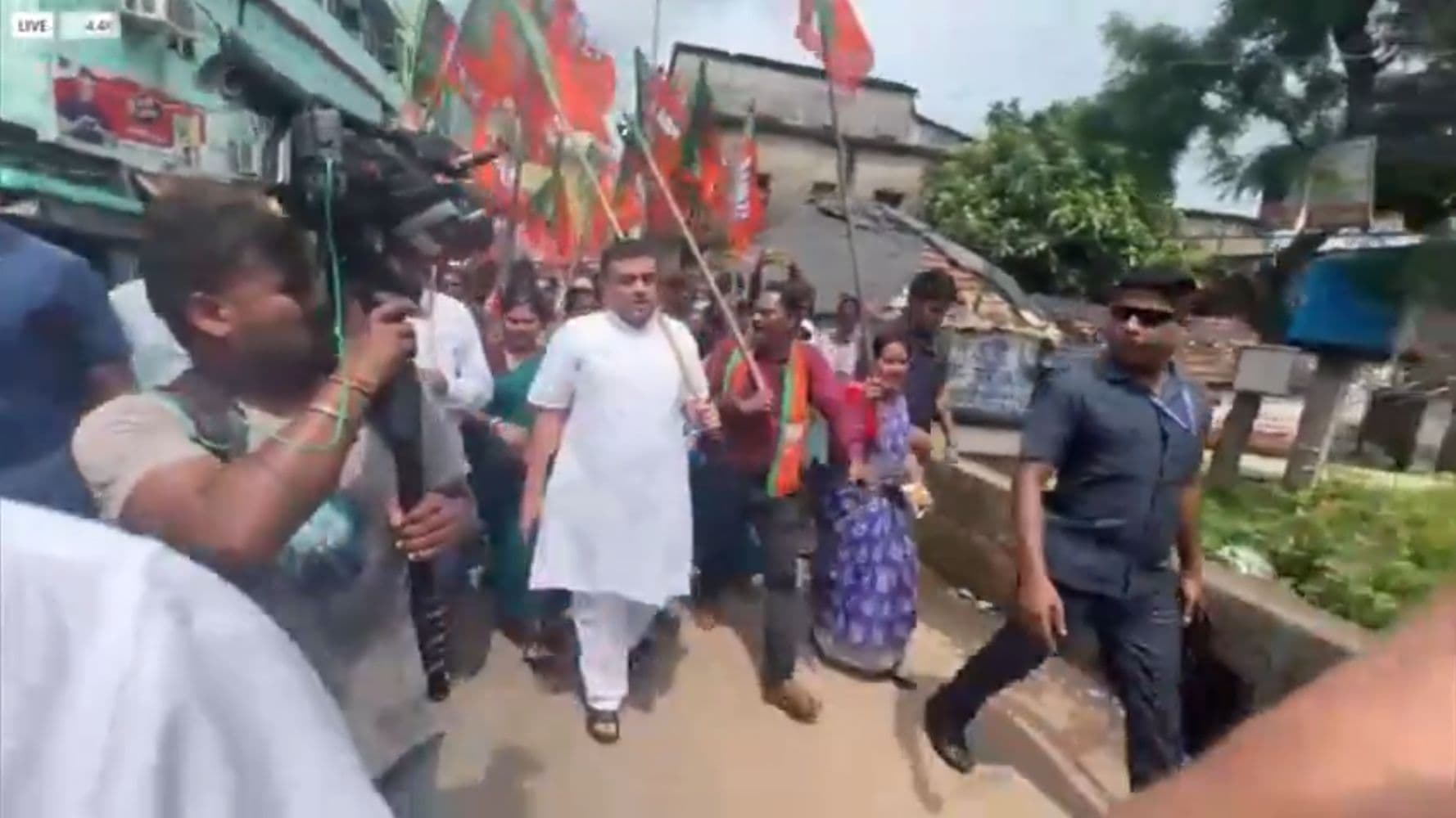 बीजेपी शासित राज्यों के 62% अधिकारी बंगाल चुनाव में आब्ज़र्वर, निष्पक्षता पर सवाल