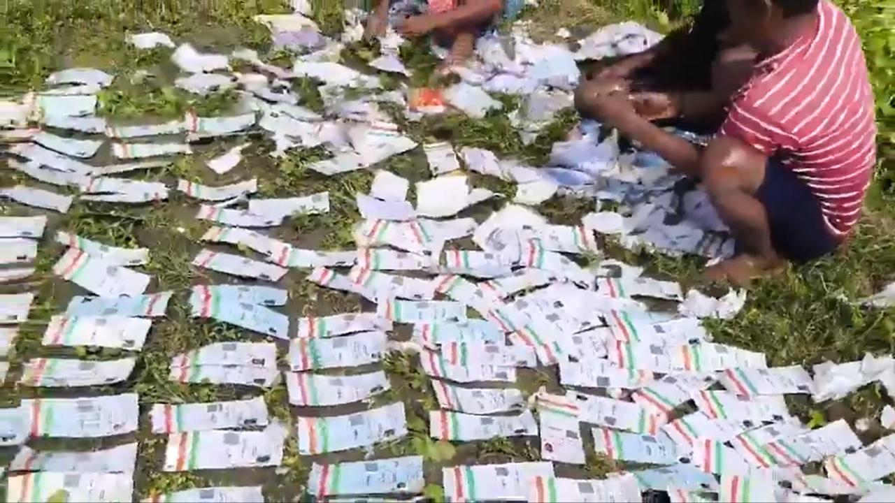 बंगाल मतदाता सूची डेटाः आधार अथॉरिटी के हिसाब से 34 लाख लोग मर चुके हैं