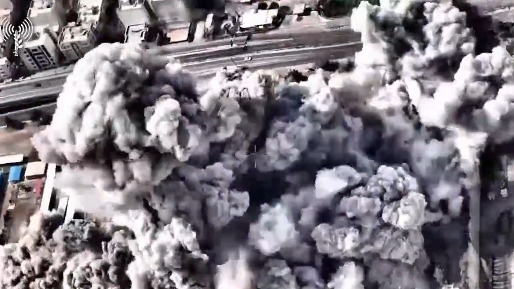 Live: ईरान ने ख़ामेनेई के बाद रक्षा मंत्री और सेना प्रमुख के मारे जाने की पुष्टि की Live: ईरान ने ख़ामेनेई के बाद रक्षा मंत्री और सेना प्रमुख के मारे जाने की पुष्टि की