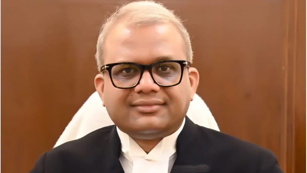 इलाहाबाद HC में फुल कोर्ट मीटिंग भी ‘मैनेज’ होती हैं? जस्टिस दिवाकर बोले- 10 साल में सिर्फ 16 बैठकें इलाहाबाद HC में फुल कोर्ट मीटिंग भी ‘मैनेज’ होती हैं? जस्टिस दिवाकर बोले- 10 साल में सिर्फ 16 बैठकें