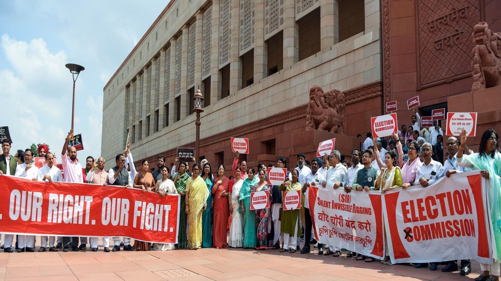 Live संसदः खड़गे के बयान पर राज्यसभा में हंगामा, लोकसभा स्थगित Live संसदः खड़गे के बयान पर राज्यसभा में हंगामा, लोकसभा स्थगित