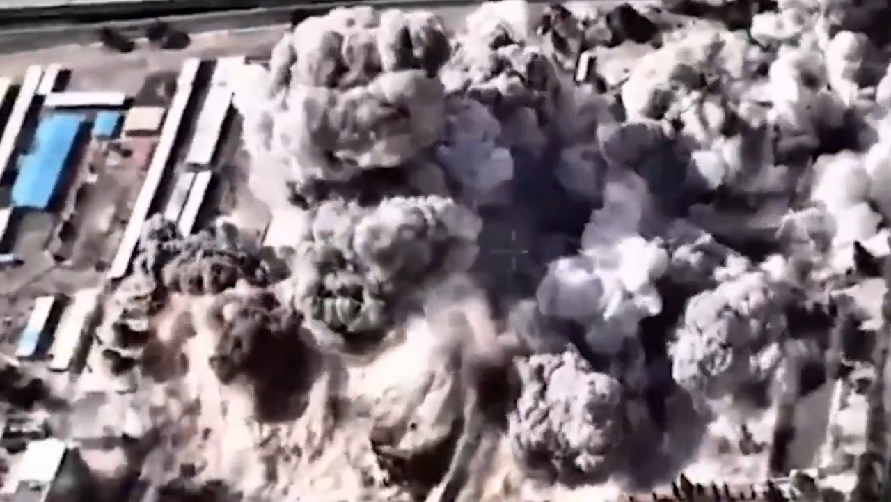 Live ईरान-यूएस युद्धः बहरीन पर हमला 1 मौत, इसराइल का दावा- IRGC मुख्यालय तबाह Live ईरान-यूएस युद्धः बहरीन पर हमला 1 मौत, इसराइल का दावा- IRGC मुख्यालय तबाह