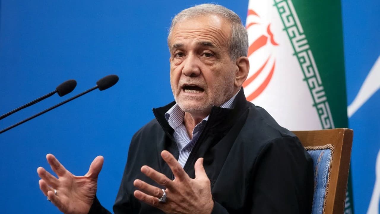 ईरान के राष्ट्रपति का यूएस की जनता से सवाल- युद्ध से किनके हित पूरे हो रहे ईरान के राष्ट्रपति का यूएस की जनता से सवाल- युद्ध से किनके हित पूरे हो रहे