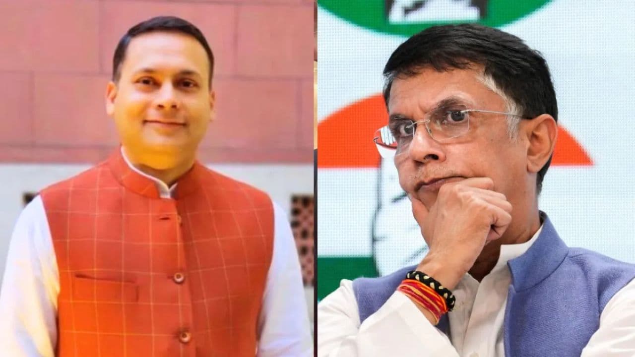 अमित मालवीय और पवन खेड़ा (बाएं) वोट चोरी