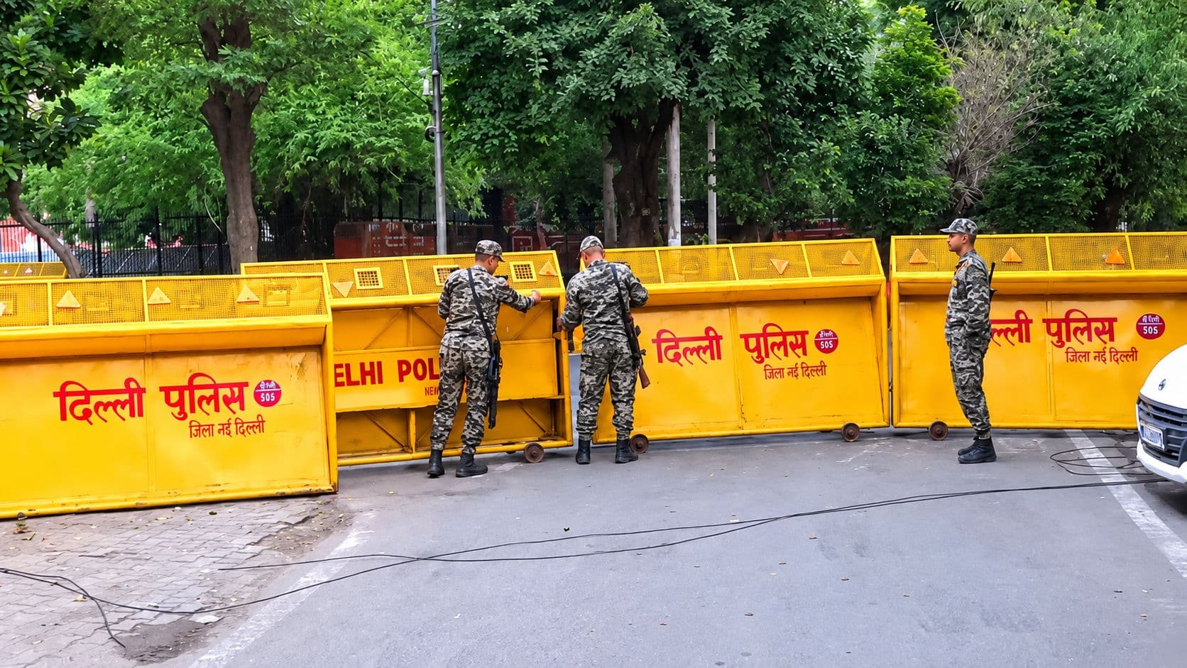 LIVE: जंतर-मंतर पर पुलिस का पहरा, 11 मेट्रो स्टेशन बंद; मुंबई में CJP नेता हिरासत से रिहा LIVE: जंतर-मंतर पर पुलिस का पहरा, 11 मेट्रो स्टेशन बंद; मुंबई में CJP नेता हिरासत से रिहा