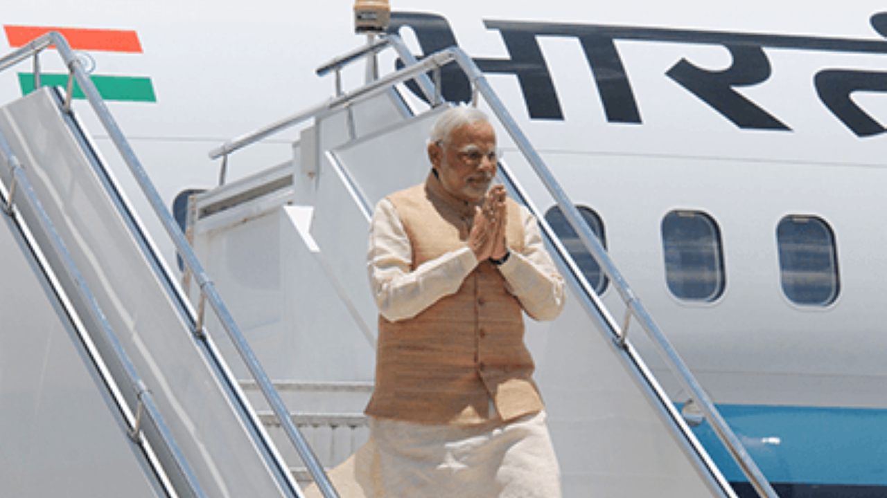 मोदी ने की इतनी विदेश यात्राएं, फिर भी कूटनीति का बंटाधार मोदी ने की इतनी विदेश यात्राएं, फिर भी कूटनीति का बंटाधार