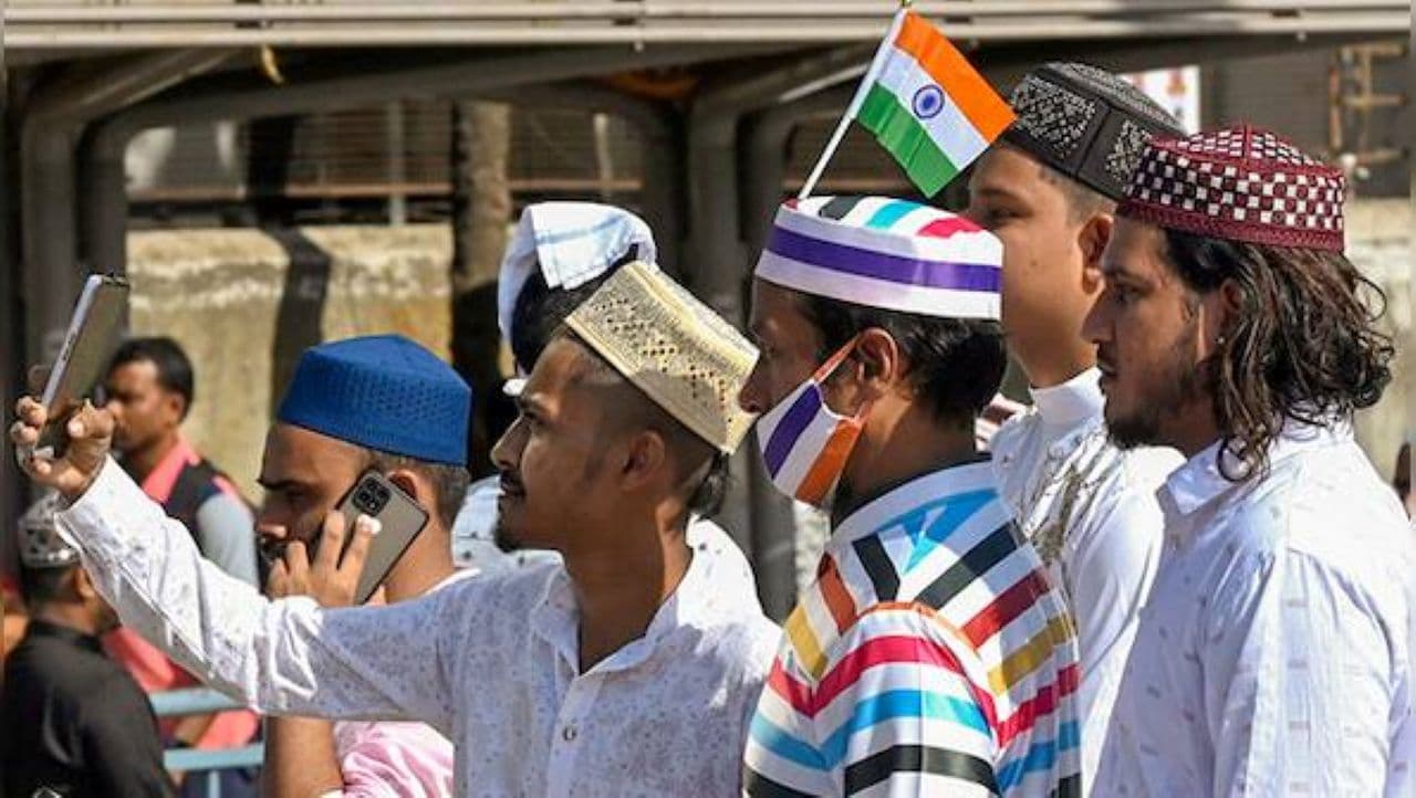 बंगाल की OBC सूची से 35 मुस्लिम बहुल जातियां होंगी बाहर, किसका खेल? बंगाल की OBC सूची से 35 मुस्लिम बहुल जातियां होंगी बाहर, किसका खेल?