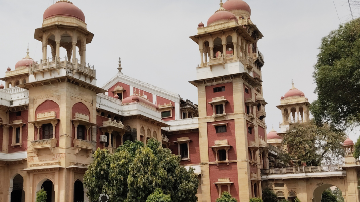 इलाहाबाद: यूजीसी नियमावली की चर्चा पर ही बवाल क्यों? दो गुटों में झड़प से छात्र घायल इलाहाबाद: यूजीसी नियमावली की चर्चा पर ही बवाल क्यों? दो गुटों में झड़प से छात्र घायल