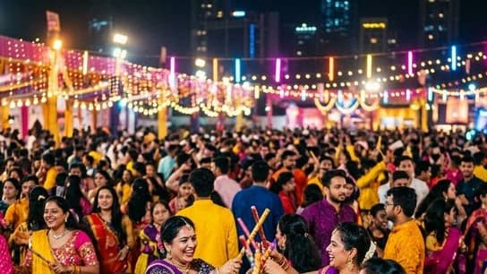 महाराष्ट्र में 'नवरात्रि' में मुस्लिमों की नो एंट्री; आधार जांच, तिलक होगा अनिवार्य: वीएचपी महाराष्ट्र में 'नवरात्रि' में मुस्लिमों की नो एंट्री; आधार जांच, तिलक होगा अनिवार्य: वीएचपी
