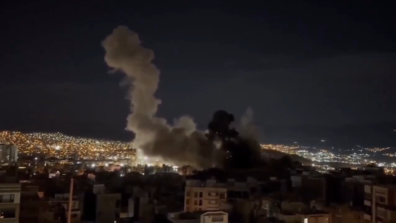 Live तेहरान पर इसराइली हमले तेज़, ईरान ने बहरीन में डेटा सेंटर को निशाना बनाया Live तेहरान पर इसराइली हमले तेज़, ईरान ने बहरीन में डेटा सेंटर को निशाना बनाया