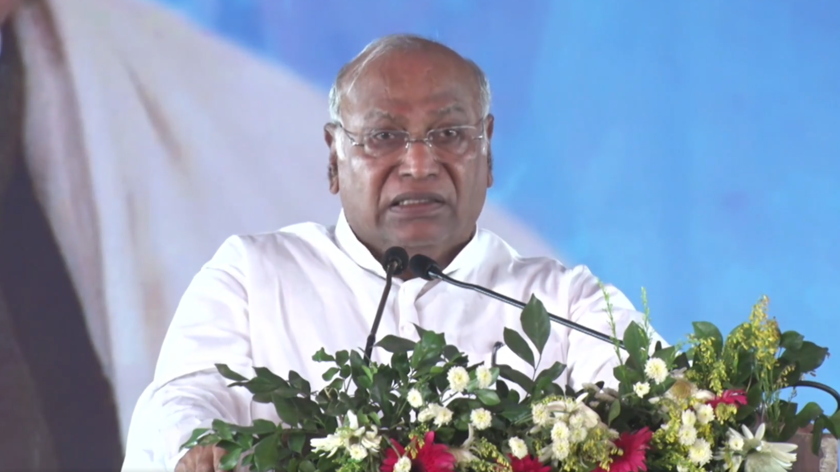 पीएम मोदी को तीन दिन पहले से थी पहलगाम हमले की जानकारी: खड़गे पीएम मोदी को तीन दिन पहले से थी पहलगाम हमले की जानकारी: खड़गे