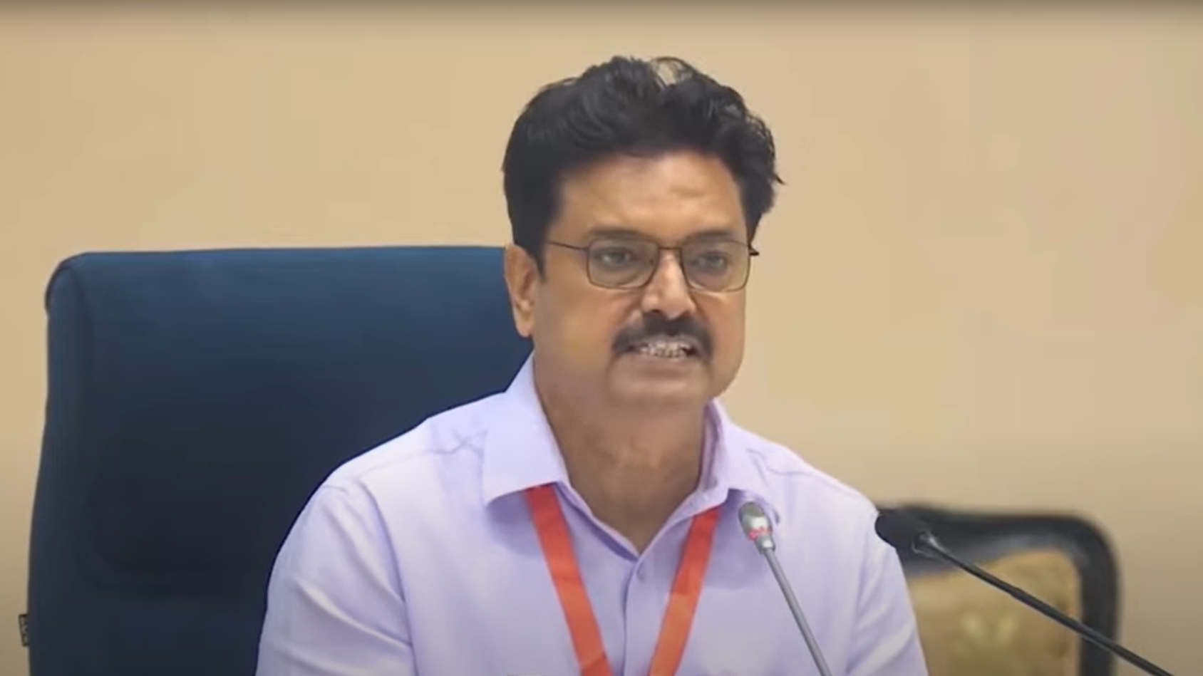 यूनिवर्सिटी में फैल रहा ‘अर्बन नक्सलवाद’, प्रोफेसर दिमागों को प्रदूषित कर रहे: डीयू वीसी यूनिवर्सिटी में फैल रहा ‘अर्बन नक्सलवाद’, प्रोफेसर दिमागों को प्रदूषित कर रहे: डीयू वीसी