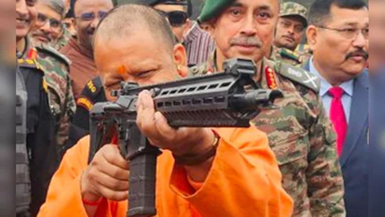 यूपी का माहौलः पुलिस ने 'घर-घर बांग्लादेशी-रोहिंग्याओं का तलाशी अभियान' शुरू किया यूपी का माहौलः पुलिस ने 'घर-घर बांग्लादेशी-रोहिंग्याओं का तलाशी अभियान' शुरू किया