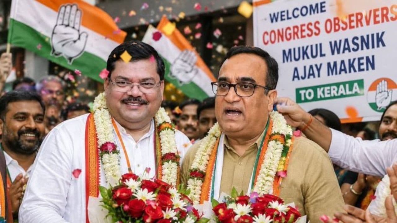 केरल में कौन बनेगा मुख्यमंत्रीः कांग्रेस विधायकों ने आला कमान को अधिकार सौंपा केरल में कौन बनेगा मुख्यमंत्रीः कांग्रेस विधायकों ने आला कमान को अधिकार सौंपा