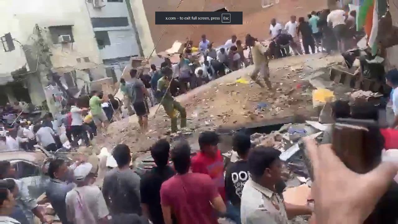 'सत्य निकेतन हादसे में MCD अपनी जिम्मेदारी से बच नहीं सकती'- हाईकोर्ट ने दिया जांच का आदेश 'सत्य निकेतन हादसे में MCD अपनी जिम्मेदारी से बच नहीं सकती'- हाईकोर्ट ने दिया जांच का आदेश