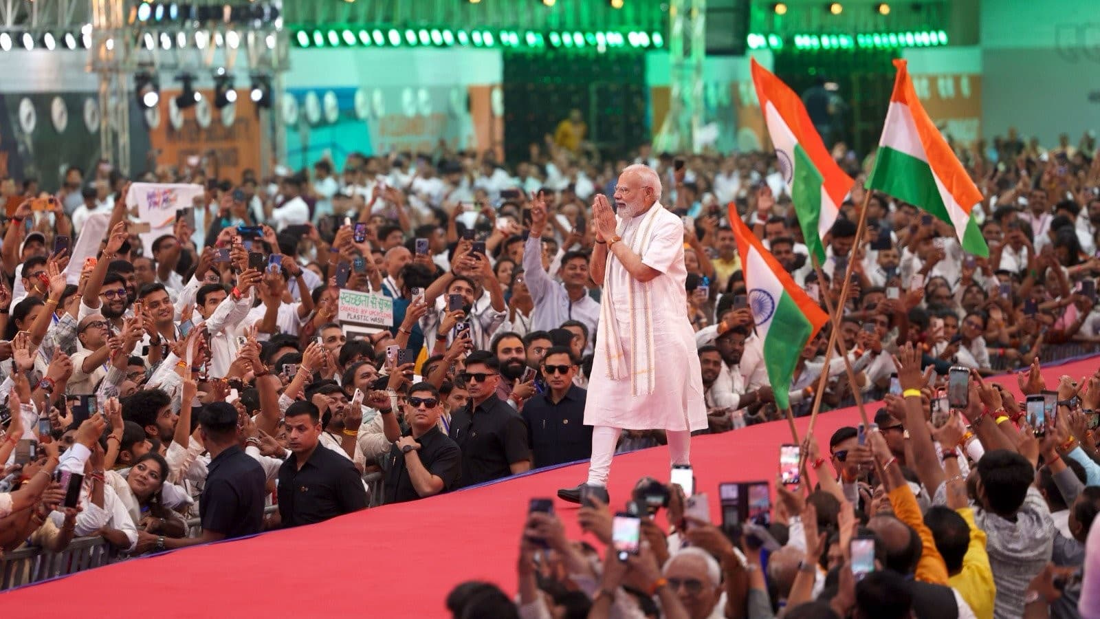 पीएम मोदी ने आलोचकों को फिर बताया 'नाराज फूफा जी', राहुल पर निशाना- 'झूठ की गूंज' को नकारें पीएम मोदी ने आलोचकों को फिर बताया 'नाराज फूफा जी', राहुल पर निशाना- 'झूठ की गूंज' को नकारें