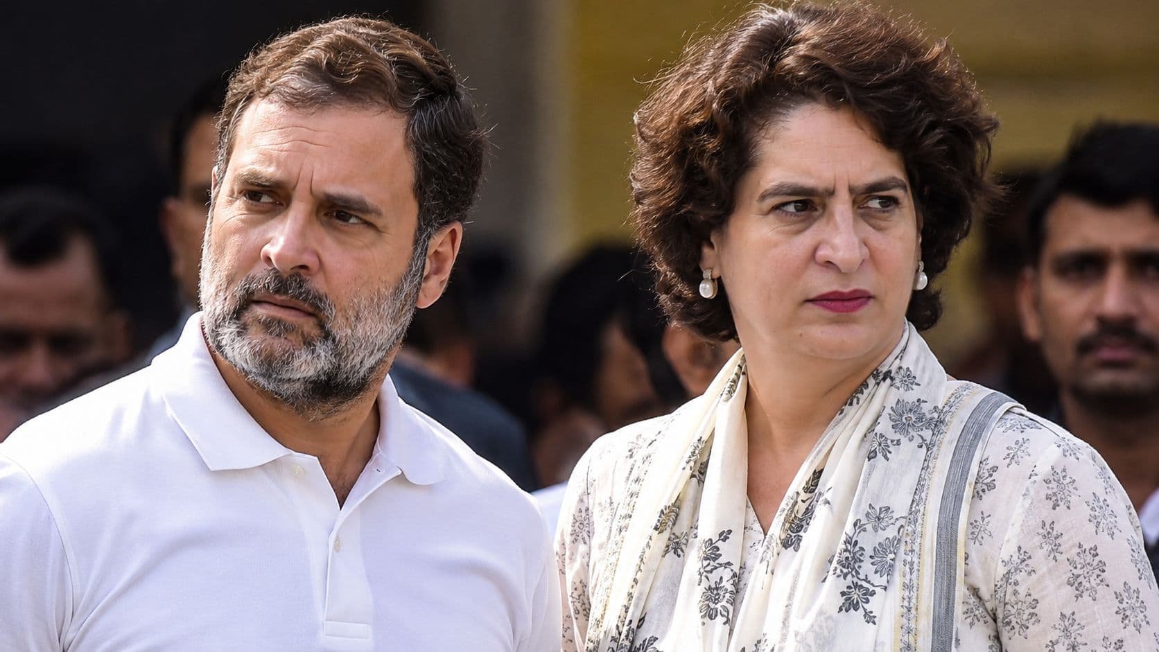 राहुल गांधी, प्रियंका गांधी समेत विपक्षी सांसदों पर फिर FIR, कांग्रेस का ब्लैक डे राहुल गांधी, प्रियंका गांधी समेत विपक्षी सांसदों पर फिर FIR, कांग्रेस का ब्लैक डे