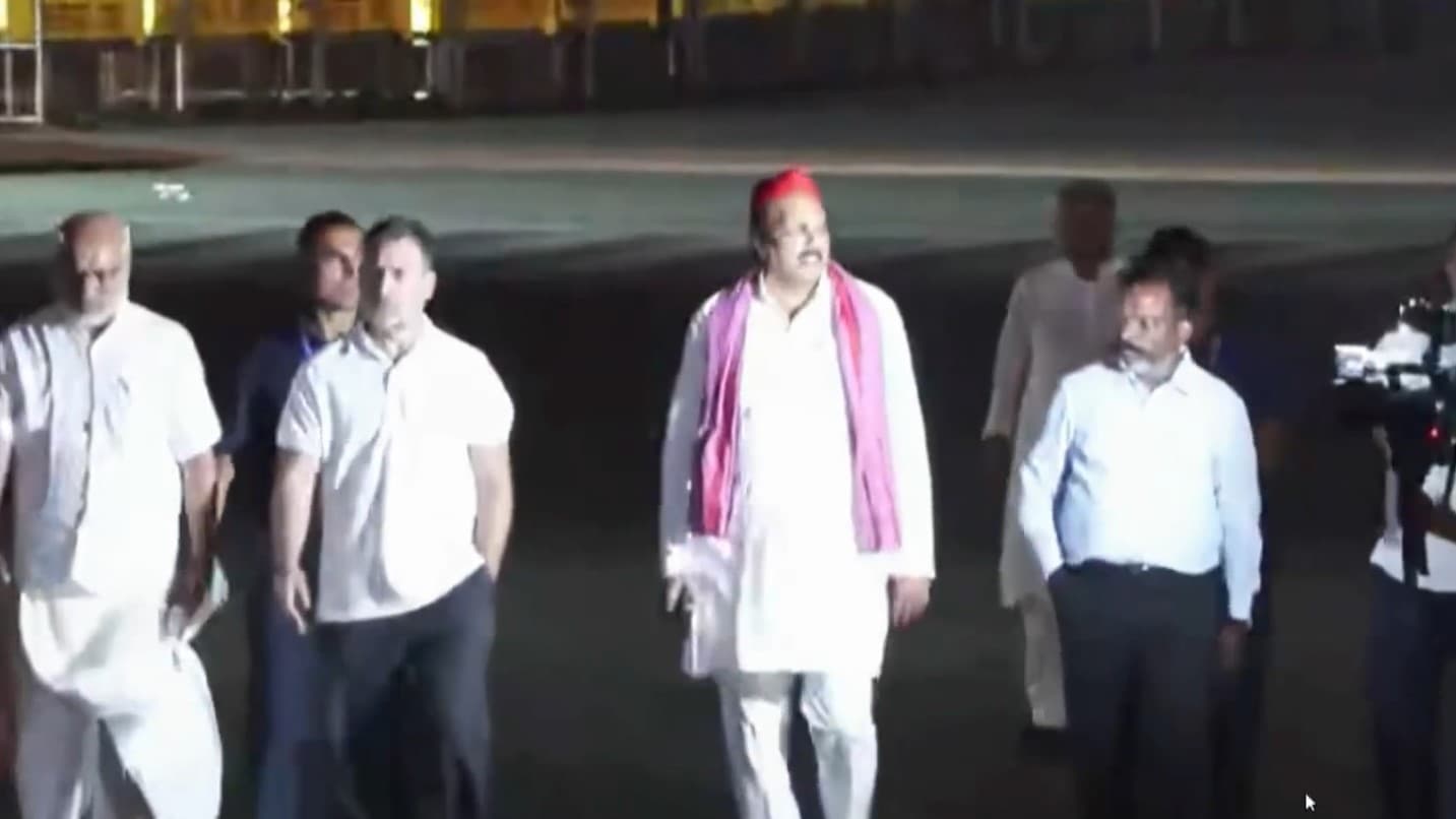 Live: राहुल, ममता सहित INDIA ब्लॉक के नेता जल्द राष्ट्रपति से मिलेंगे, केंद्रीय दिल्ली में रात 10 बजे से मोबाइल इंटरनेट बंद Live: राहुल, ममता सहित INDIA ब्लॉक के नेता जल्द राष्ट्रपति से मिलेंगे, केंद्रीय दिल्ली में रात 10 बजे से मोबाइल इंटरनेट बंद