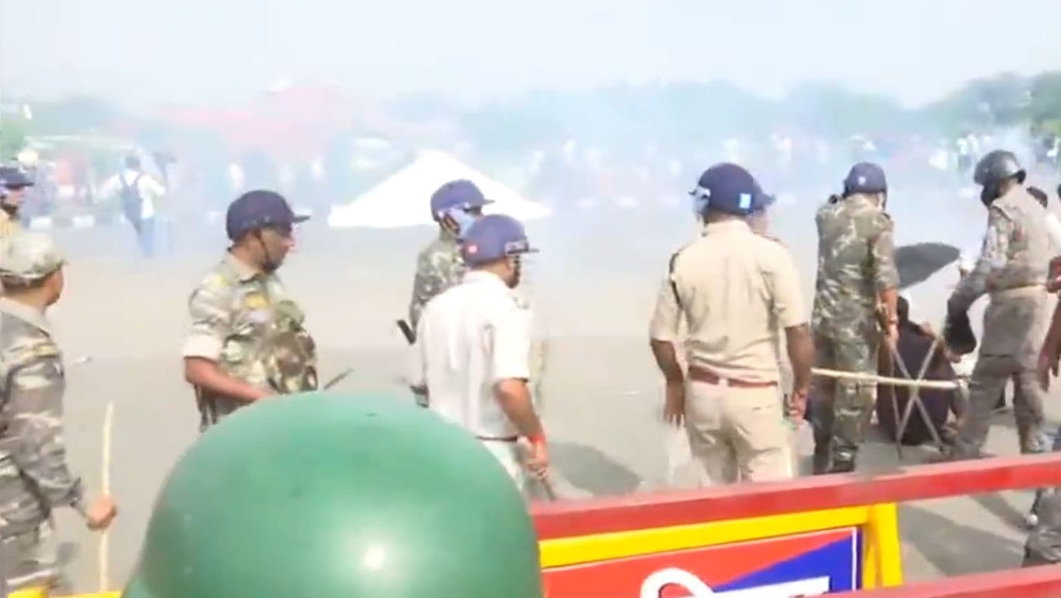 Live झारखंड विधानसभा के पास छात्रों-पुलिस में भिड़त, आंसू गैस, लाठी चार्ज Live झारखंड विधानसभा के पास छात्रों-पुलिस में भिड़त, आंसू गैस, लाठी चार्ज