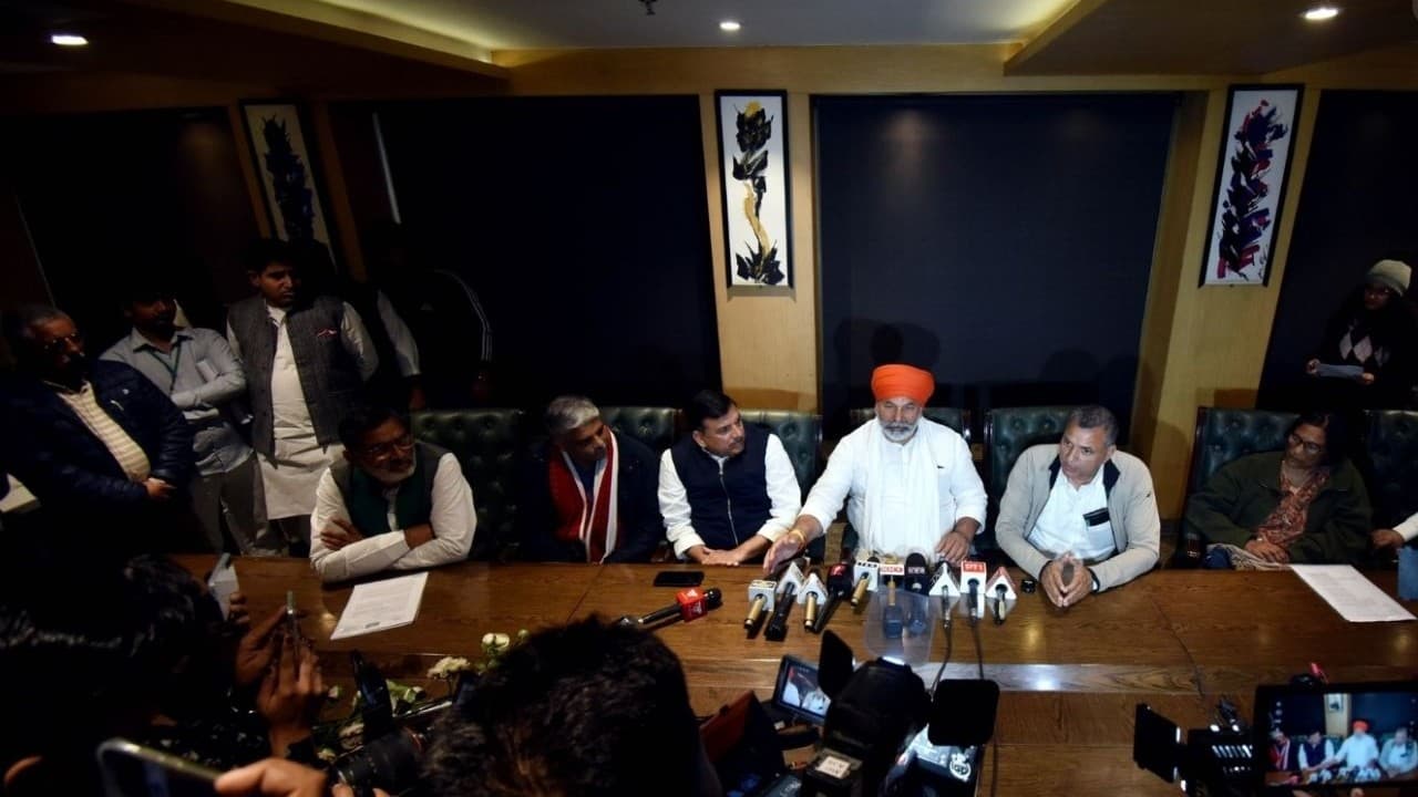 ट्रेड डीलः कल देशव्यापी हड़ताल के दौरान किसान मोदी-ट्रंप के पुतले फूकेंगे ट्रेड डीलः कल देशव्यापी हड़ताल के दौरान किसान मोदी-ट्रंप के पुतले फूकेंगे