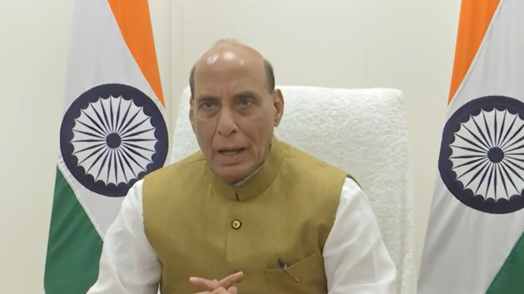 क्या राजनाथ सिंह ने पाकिस्तान को क्लीन चिट दी, कांग्रेस ने कहा- 'बीजेपी राष्ट्र विरोधी' क्या राजनाथ सिंह ने पाकिस्तान को क्लीन चिट दी, कांग्रेस ने कहा- 'बीजेपी राष्ट्र विरोधी'