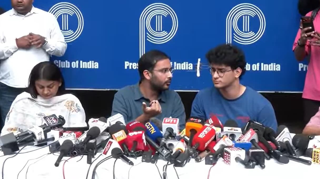 Live: 'तानाशाह' मोदी ने इमरजेंसी को भी पीछे छोड़ दिया: CJP Live: 'तानाशाह' मोदी ने इमरजेंसी को भी पीछे छोड़ दिया: CJP