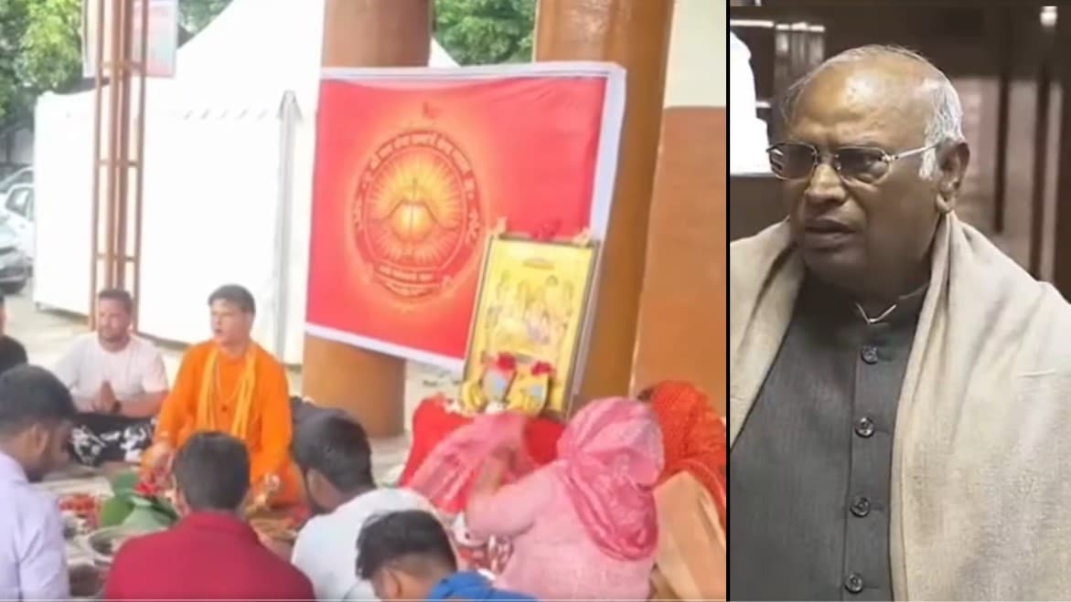 हल्द्वानी में खड़गे के भाषण के बाद मंच का हुआ 'शुद्धिकरण', कांग्रेस बोली-'बीजेपी दलित विरोधी' हल्द्वानी में खड़गे के भाषण के बाद मंच का हुआ 'शुद्धिकरण', कांग्रेस बोली-'बीजेपी दलित विरोधी'