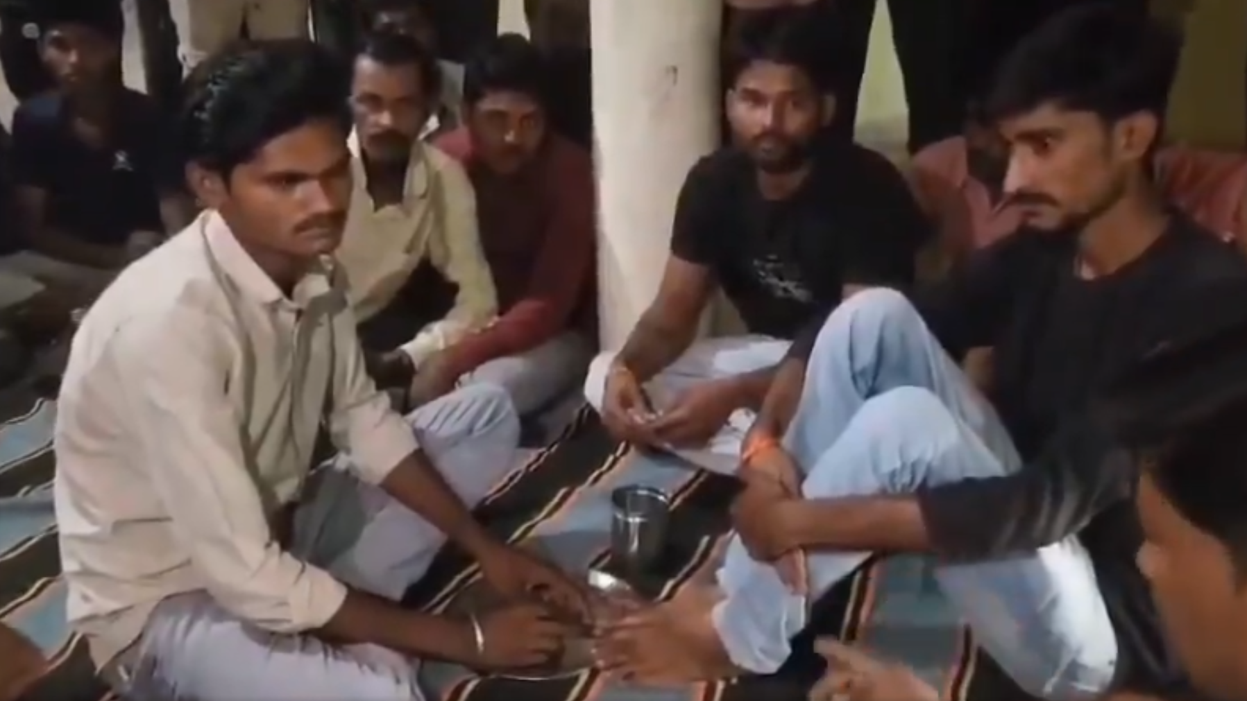 मध्य प्रदेश के एक गांव में पैर धोने के लिए मजबूर करने का विवाद damoh brahmin feet wash controversy