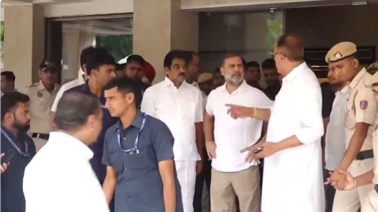 Live विपक्ष के मार्च में उमड़ी भीड़, CP में जमा हो रहे लोग, CJP का मार्च को समर्थन, दिल्ली पुलिस को अल्टीमेटम Live विपक्ष के मार्च में उमड़ी भीड़, CP में जमा हो रहे लोग, CJP का मार्च को समर्थन, दिल्ली पुलिस को अल्टीमेटम