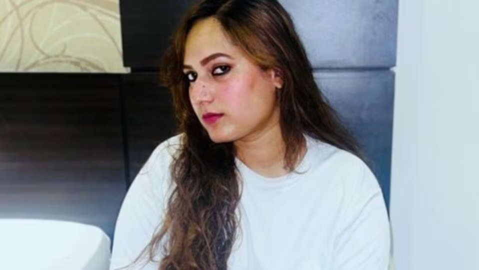 सोशल मीडिया इन्फ़्लुएन्सर कंचन का खुलकर जीना रास नहीं आया कट्टरपंथियों को! सोशल मीडिया इन्फ़्लुएन्सर कंचन का खुलकर जीना रास नहीं आया कट्टरपंथियों को!