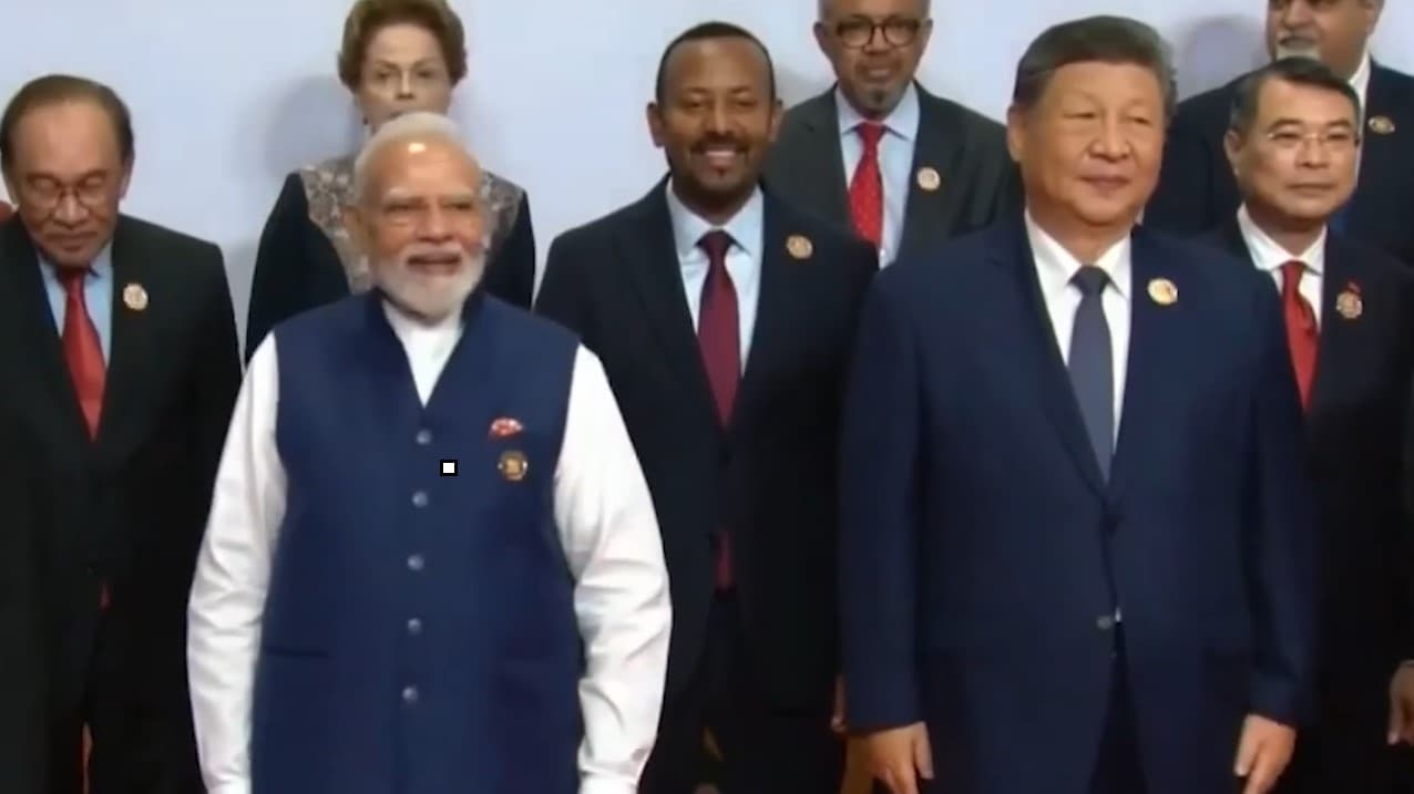 ब्रिक्स में पीएम बोले- क्रिटिकल मिनरल्स का हथियार जैसा इस्तेमाल खतरनाक; वेज मेन्यू पर बवाल ब्रिक्स में पीएम बोले- क्रिटिकल मिनरल्स का हथियार जैसा इस्तेमाल खतरनाक; वेज मेन्यू पर बवाल