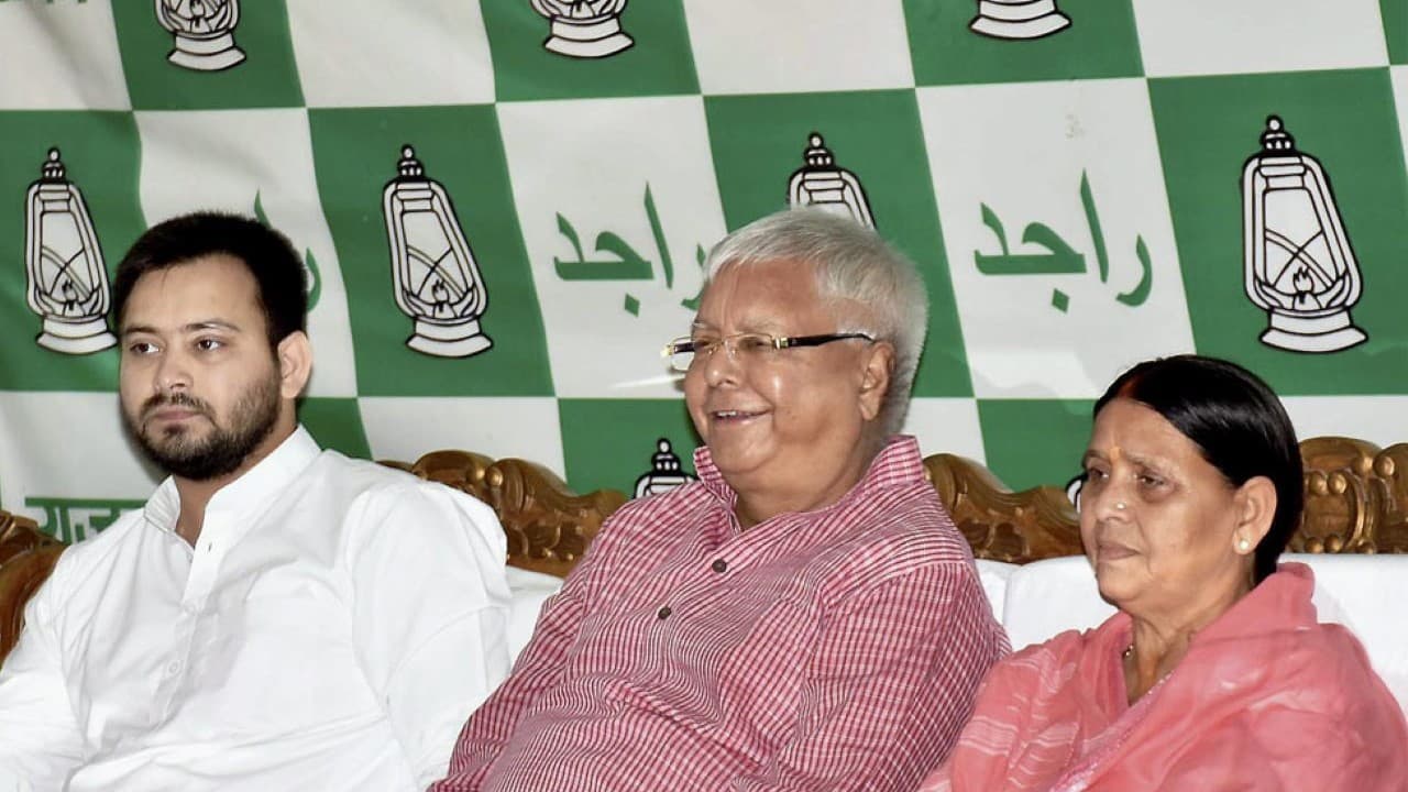 बिहार चुनाव से ठीक पहले वर्षों पुराने कथित करप्शन मामले में तीनों आरोपी बनाए गए बिहार चुनाव