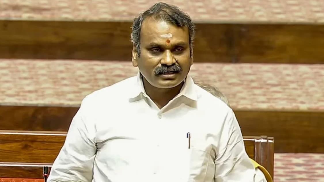 एल मुरुगन का मंत्री, राज्यसभा पद से इस्तीफा, बोले- 'तमिलनाडु BJP को मजबूत करना है' एल मुरुगन का मंत्री, राज्यसभा पद से इस्तीफा, बोले- 'तमिलनाडु BJP को मजबूत करना है'