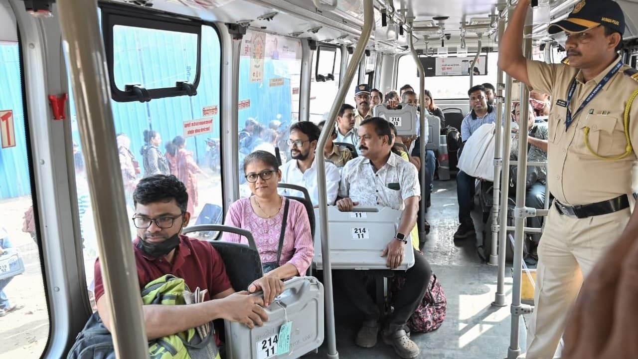 BMC चुनाव विश्लेषणः भाजपा का हिन्दुत्ववादी अभियान और ठाकरे का हिन्दुत्व दांव पर BMC चुनाव विश्लेषणः भाजपा का हिन्दुत्ववादी अभियान और ठाकरे का हिन्दुत्व दांव पर