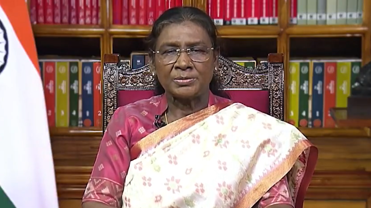 ऑपरेशन सिंदूर मानवता के आतंकवाद के खिलाफ संघर्ष का प्रतीक है: राष्ट्रपति मुर्मू ऑपरेशन सिंदूर मानवता के आतंकवाद के खिलाफ संघर्ष का प्रतीक है: राष्ट्रपति मुर्मू