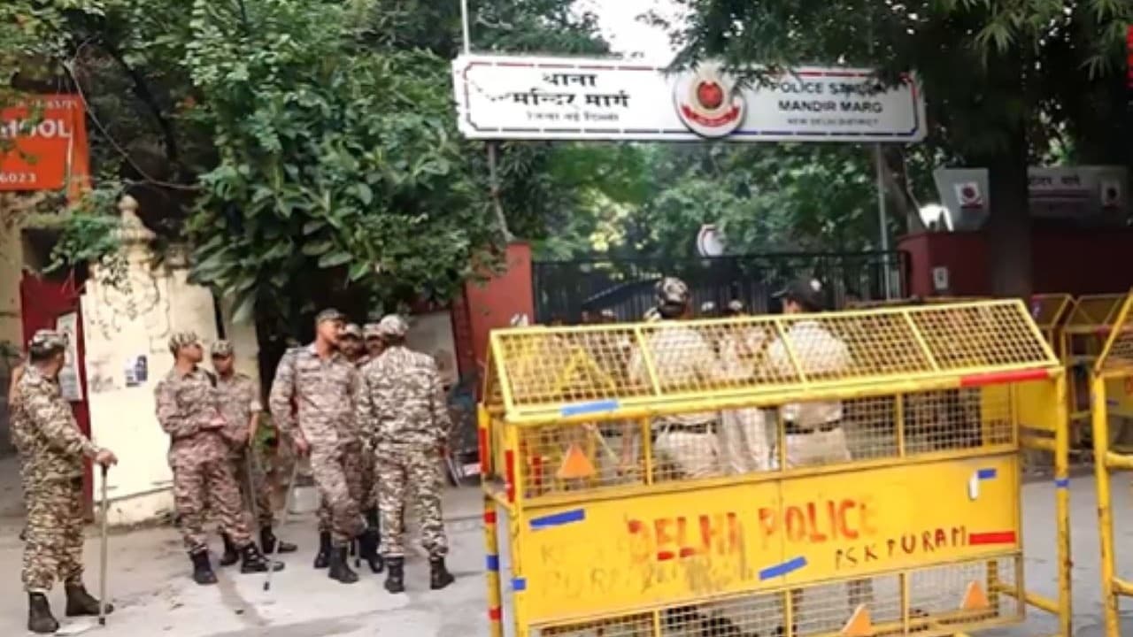 CJP नेता गिरफ्तार या हिरासत में, अलग-अलग दावे, कोर्ट ने 5 दिनों की जुडिशल कस्टडी में भेजा CJP नेता गिरफ्तार या हिरासत में, अलग-अलग दावे, कोर्ट ने 5 दिनों की जुडिशल कस्टडी में भेजा