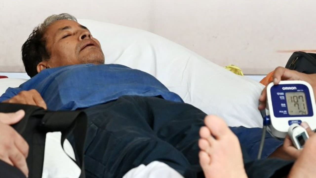 सोनम वांगचुक क्या दो दिन में मर सकते हैं, दिल्ली हाईकोर्ट फोर्स फीडिंग का आदेश देगा? सोनम वांगचुक क्या दो दिन में मर सकते हैं, दिल्ली हाईकोर्ट फोर्स फीडिंग का आदेश देगा?