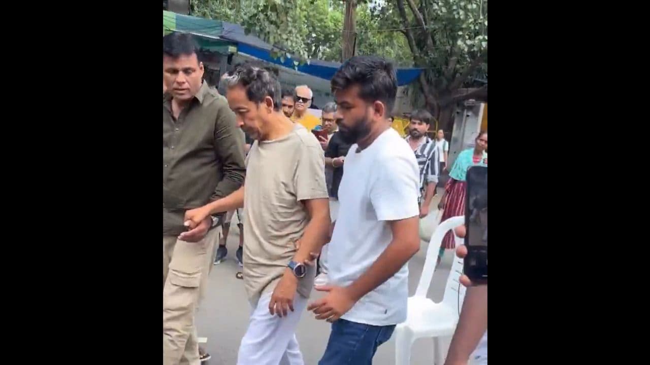 आखिरकार CJP के नेता भी अब सोनम वांगचुक के साथ कल भूख हड़ताल पर बैठेंगे आखिरकार CJP के नेता भी अब सोनम वांगचुक के साथ कल भूख हड़ताल पर बैठेंगे