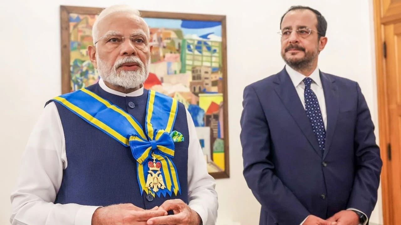 पीएम मोदी साइप्रस के राष्ट्रपति निकोस क्रिस्टोडौलिडेस के साथ पीएम मोदी साइप्रस यूं ही नहीं गए थे, कुछ नतीजा निकलेगा कूटनीतिक मुहिम का?