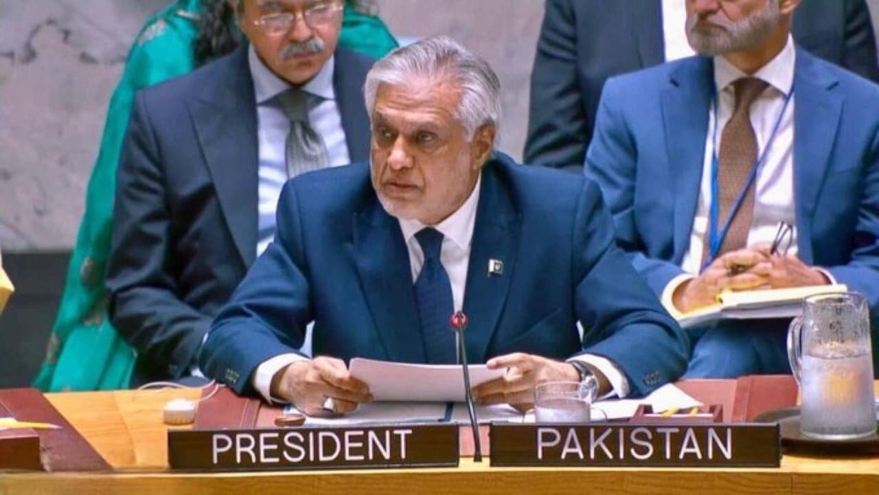पाकिस्तान के डिप्टी पीएम और विदेश मंत्री इसहाक डार पाकिस्तान