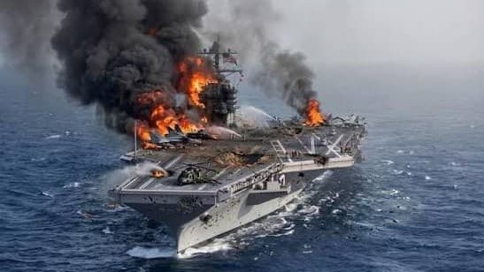 ईरान युद्धः यूएस बेड़े गेराल्ड आर. फोर्ड पर आग किसने लगाई, अपने ही सैनिकों की जांच क्यों ईरान युद्धः यूएस बेड़े गेराल्ड आर. फोर्ड पर आग किसने लगाई, अपने ही सैनिकों की जांच क्यों